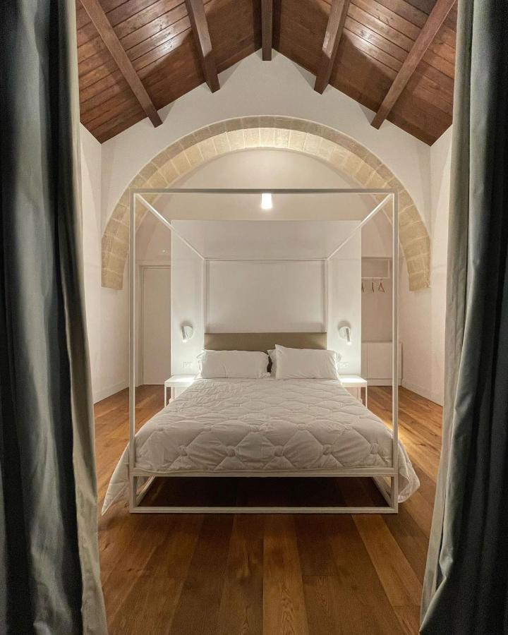 Hotel Saraceno Al Faro Taranto Esterno foto