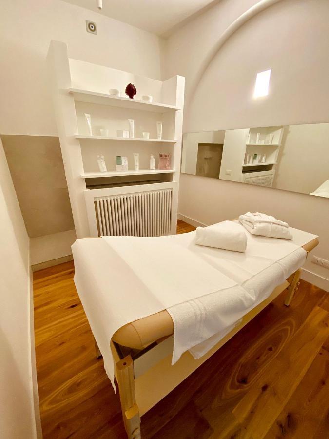 Hotel Saraceno Al Faro Taranto Esterno foto