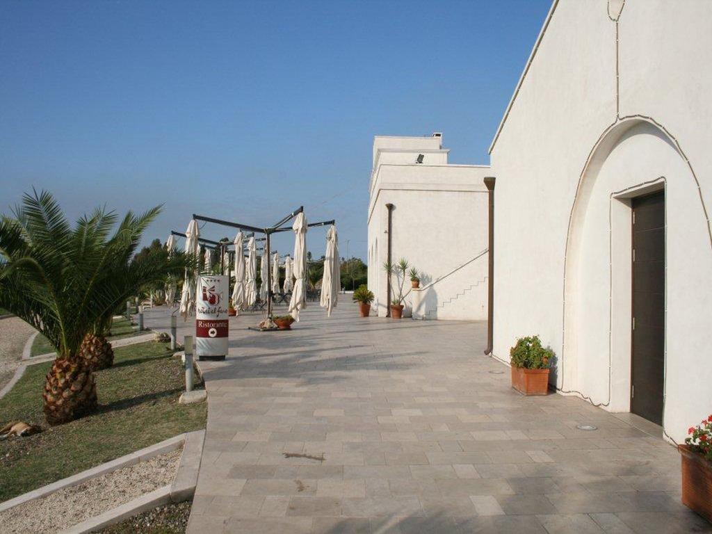 Hotel Saraceno Al Faro Taranto Esterno foto