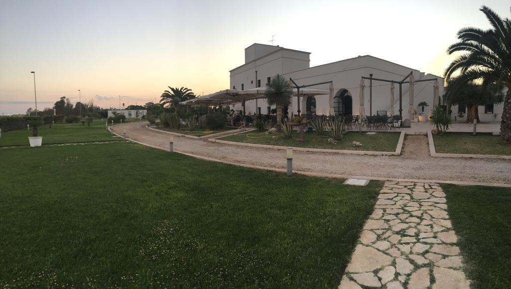 Hotel Saraceno Al Faro Taranto Esterno foto